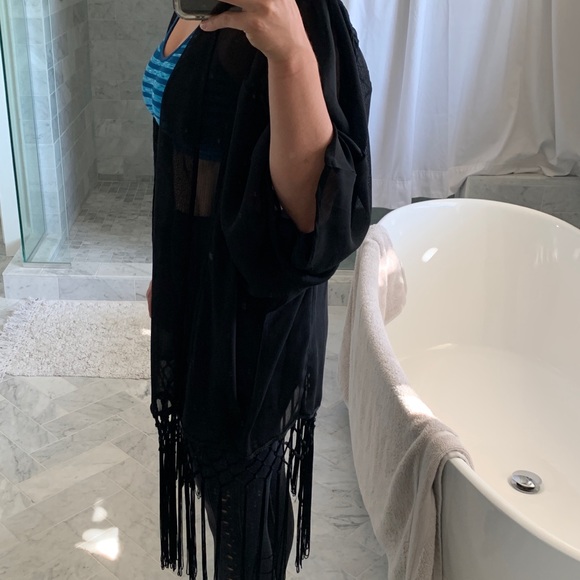 Black Kimono - Picture 5 of 6